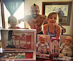 They broke up in 2012, and while she's gone on to start a family of her own, lind has continued to struggle with addiction and abuse. Teen Mom 2 Adam Lind Signs Over Parental Rights To Daughter Paislee Who Is Immediately Adopted By Her Stepdad Starcasm Net