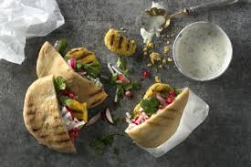 Pains Pita Garnis De Falafels Recette Fooby Ch