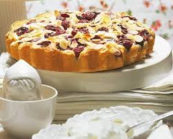 Obstkuchen Rezepte Ein Stuck Obstkuchen Ist Viel Zu Wenig Backen Brigitte De Kirschkuchen Kirschen Kuchen