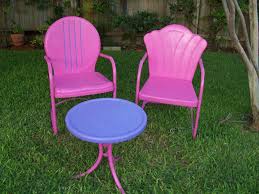 Believe I Need To Refinish My Mom S Too Pinner Says This Was Her Mom S 1940 S Furniture Old Metal Chairs Vintage Metal Chairs Metal Outdoor Chairs