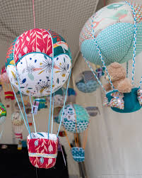 A nice holiday can completely revitalize and refresh other self. Travel Home Decor Over 75 Travel Themed Home Decorating Ideas