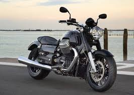 First L A Times Ride Moto Guzzi California 1400 Custom Los Angeles Times Las motos custom tienen el estilo perfecto para pasear disfrutando de un ritmo tranquilo, ser visto en la calle o realizar viajes relajantes gozando del viento. moto guzzi california 1400 custom