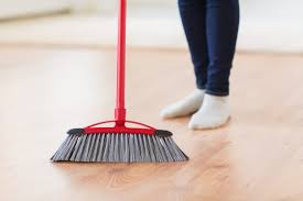 Nun kommt von meinem vermieter die ankündigung, dass bohrlöcher mit einem bestimmten produkt zu verspachteln wären und sichtbare. Wohnungsreinigung Bei Auszug So Sauber Muss Die Wohnung Ubergeben Werden