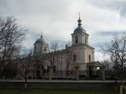 Cu steaguri tricolore si flori in maini, sute de copii au format un alai vesel, care a pornit de la biserica inaltarea domnului, pe principalele strazi din galati. Md Orasul ChisinÄu Catedrala Inaltarea Domnului