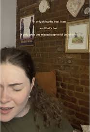 chronically late ✌🏻😚 (a growth vol 3 reject w some imperfect rhymes 🙃)  #singersongwriter #newmusic #newsong #newartist #originalmusic #folk #lizzy  #chronicallylate