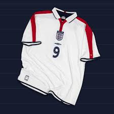 Both the collar and the stripes are embossed with the distinctive community of lions. Classic Football Shirts On Twitter England 2004 Did You Know That The Replica 2004 England Shirt Was Reversible And Had A Training Shirt On The Inside However The Match Issue Versions