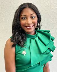 Kiera Owens's Instagram, Twitter & Facebook