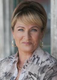 Lisa Stillman's Instagram, Twitter & Facebook