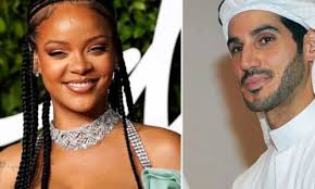 Famous first as a singer, robyn rihanna fenty, 31, has since evolved into a style icon and makeup the entire operation is worth, conservatively, more than $3 billion. Rihanna Celebrity Age Weight Height Net Worth Dating Facts