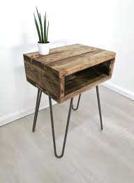 Retro Bijzettafel Noa In Geroosterde Koffie Finish Etsy Retro Side Table Wood Bedside Table Reclaimed Wood Bedside Table