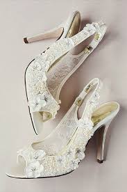 An Absolute Stunner The Reiki Wedding Shoe By Freya Rose Features More Than 800 Pearls And Silk Flowers Over French Chan Chaussures Mariee Pantoufle Escarpins