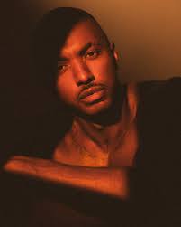 Mugging towards the light through all the darkness 📸 @coreyrivesvisualart  #LightInTheDark #ThroughTheShadows #EditorialMood #NYCPhotography  #NewYorkFashion #ManhattanVibes