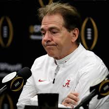 Alabama's Dylan Moses suffers knee injury, out 'an indefinite amount of  time'