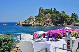 Maybe you would like to learn more about one of these? Un Tavolo Sul Mare I Ristoranti A Pelo D Acqua Foto Dove Viaggi