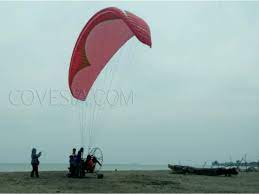 Ingin Tes Adrenalin Akhir Pekan Ini Coba Terbang Dengan Paramotor Di Langit Pantai Padang Penerbangan Pantai Langit