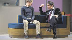 Avec yasmina reza (art), e.m.schmidt (le visiteur), florian zeller se révêle un grand auteur du théâtre contemporain, sans compter francis veber avec ses comédies. Le Fils Le Boulevard Triste De Florian Zeller Les Echos