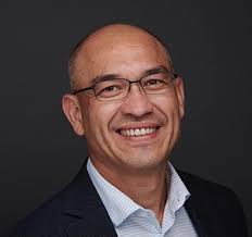 Peter Mach's Instagram, Twitter & Facebook