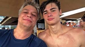 Kauê zilli is a cinematographer based in são paulo, brazil. Filho De 15 Anos De Fabio Assuncao Chama A Atencao Na Internet Heloisa Tolipan Heloisa Tolipan