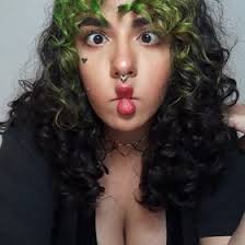 Kim Oliveira (kimberlli415)