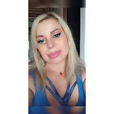 En este momento en la iglesia de Peñas Blancas de Pérez Zeledón, los  familiares, compañeros y amigos, dan el último adios a la profesora Annia  Mora Campos. #PZNoticias Mucha fortaleza para sus