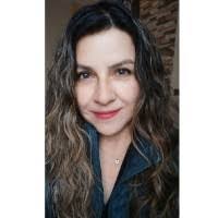 Roxana Palacios's Instagram, Twitter & Facebook