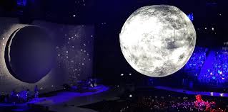 Accorarena is an indoor sports arena and concert hall located in the neighborhood of bercy, on boulevard de bercy, in the 12th arrondissement of paris, france. Avec Ariana Grande Il Faisait Show A L Accorhotels Arena Le Parisien
