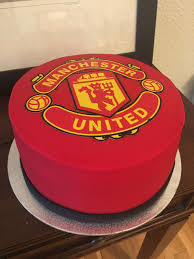 Check out our manchester united cake topper selection for the very best in unique or custom, handmade pieces from our cake toppers & picks shops. Pin By Coleen Campher On Kake Manchester United Cake Manchester United Birthday Cake Manchester United Gifts