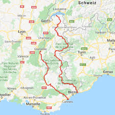It includes twisting, mountainous asphalt roads and a challenging mixture of dry, wet and icy road conditions. Route Des Grandes Alpes Mit Dem Motorrad Oder Auto Passe Info