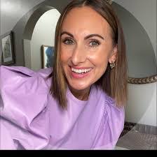 Lindsey Marlow's Instagram, Twitter & Facebook