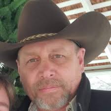 Well at least he is wearing a helmet 😳🦺