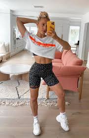 Youtubes holistic health princess ^1.4m subs mumma to fox ocean 8 week fitness programs. Sarah S Day 65 White Fox Bike Shorts Spark Instagram Frenzy