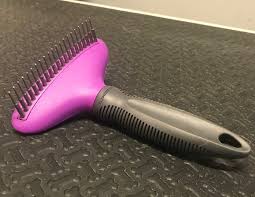 It has a bridge that connects the brush head together, once you remove that bridge, the brush itself flexes along with the bristles, resulting in the gentlest of unwinding for your curls. Best Ways To Brush Your Dog And What Dog Brushes To Use As The Fur Flies