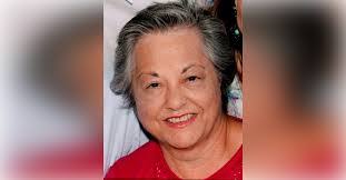 Carrie Ash's Instagram, Twitter & Facebook