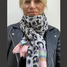Leopard scarf with red trim sales
