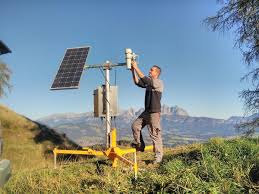 Zentralanstalt für meteorologie und geod. Bergteam Im Zeitplan Zamg Baut Wetterstationen Auf
