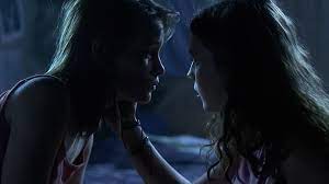 Jessica paré jessica paré plays victoria in lost and delirious: Lost And Delirious 2001