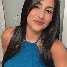 Kelly Sturdy's Instagram, Twitter & Facebook