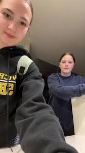 You know you’re best friends when you can harmonize