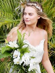 Here S Exactly Where To Get Margot Robbie S Bridesmaid Dress Margot Robbie Actress Margot Robbie Robbie