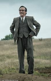 When they make a historic discovery, the echoes of britain's past resonate in the face of its uncertain future‎. Netflix Is Slammed For Casting Carey Mulligan 35 As A 56 Year Old In The Dig Daily Mail Online