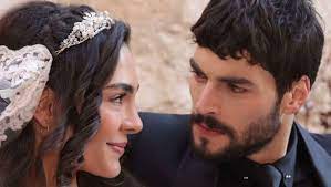 Başrollerini ebru şahin ve akın akınözü'nün paylaştığı hercai dizisnin oyuncu kadrosunda ayda aksel, macit sonkan, gülçin santırcıoğlu, serhat tutumluer gibi başarılı oyuncular. Hercai Dizisi Nerede Cekiliyor Iste Hercai Basrol Oyunculari Ve Konusu