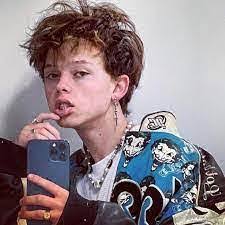 Shonda Jacobs's Instagram, Twitter & Facebook