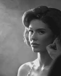 Roxane Thomas's Instagram, Twitter & Facebook