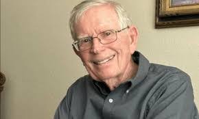 Kelli Holbrook's Instagram, Twitter & Facebook