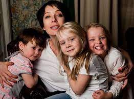 Одной из самых талантливых и ярких актрис современности является чулпан хаматова, которую знают и любят не только в россии, но и за рубежом. Konechno Ya Ustayu Kak I Vse Roditeli Teatralnye Lyudi Facebook