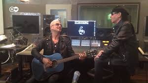 Ballerina a punta in morbida pelle nappata bianca montata su tacco basso allungato. Dw Music Brazilian Ballerina Vitoria Bueno Facebook