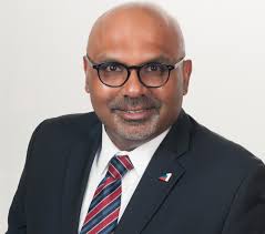 Episode 105: Empowering Your Sales Staff