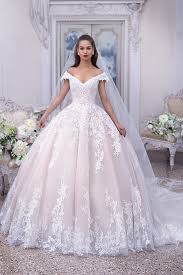 Trova i tuoi stili nuziali preferiti abiti da sposa principessa a prezzi economici online, una scelta molto saggia per acquistare una varietà di abiti da sposa di alta qualità su wearzius. Pin Em Abiti Da Sposa Stile Principessa
