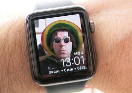 Inzwischen gibt es schon eine große auswahl an verschiedenen zifferblättern auf der apple watch. Apple Watch Zifferblatt Aus Fotos Erstellen Apfelhirn De