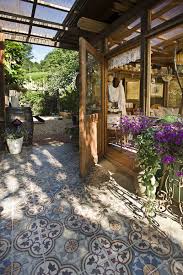 Im Garten Mit Peter Und Rosemarie Fischer Wir Haben Mehr Ideen Als Wir Umsetzen Konnen Garten Outdoor Dekorationen Traumgarten